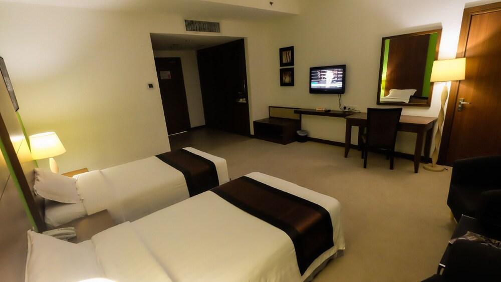 Times Hotel Brunei Bandar Seri Begawan Exterior foto