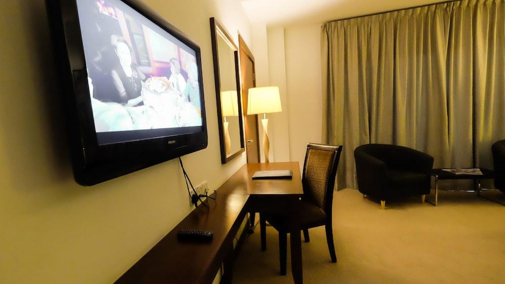Times Hotel Brunei Bandar Seri Begawan Exterior foto