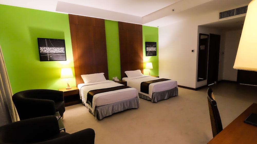Times Hotel Brunei Bandar Seri Begawan Exterior foto