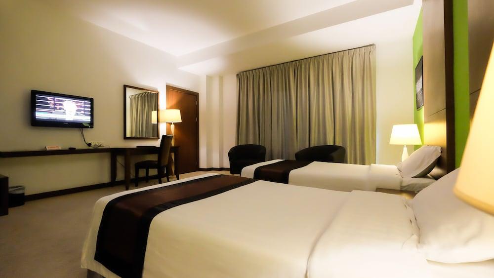 Times Hotel Brunei Bandar Seri Begawan Exterior foto