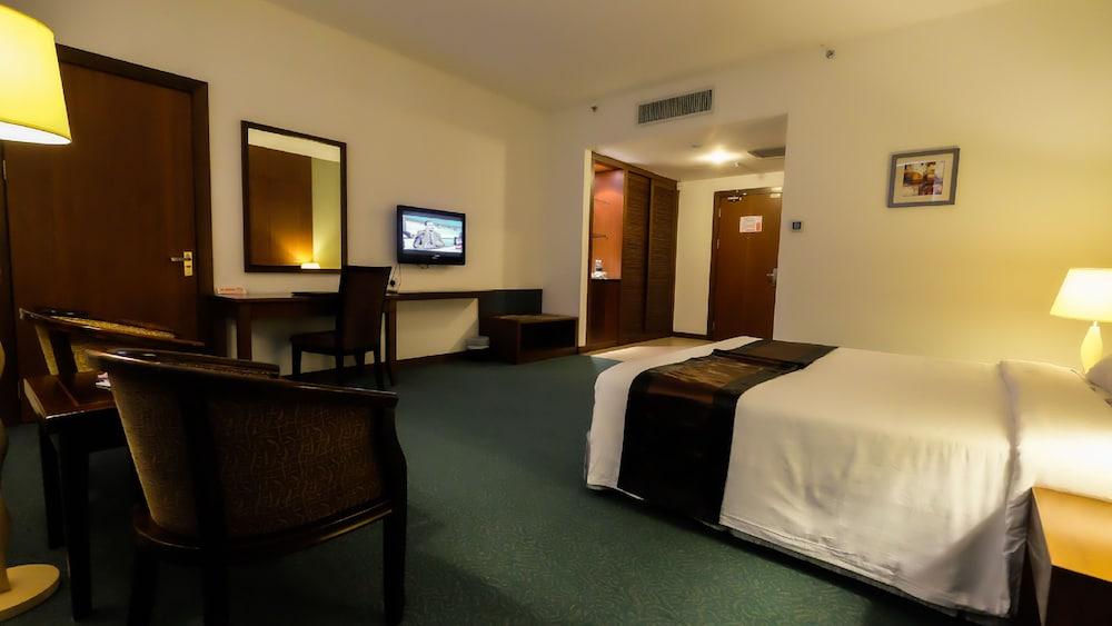 Times Hotel Brunei Bandar Seri Begawan Exterior foto