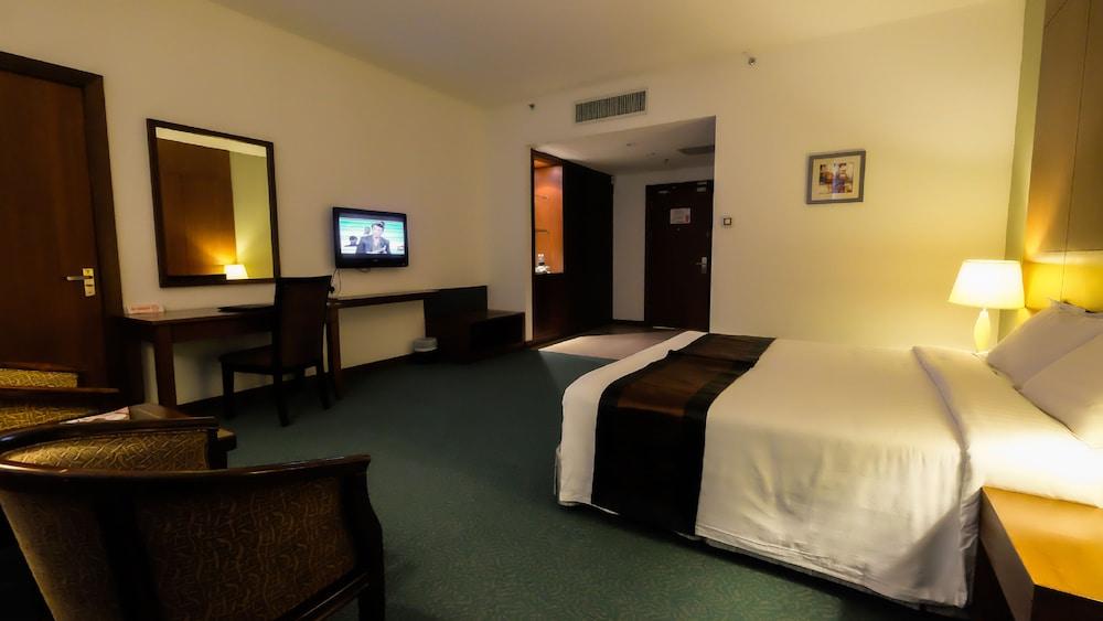 Times Hotel Brunei Bandar Seri Begawan Exterior foto